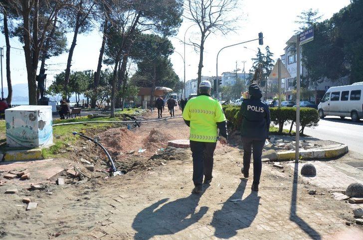 Polisten maske mesafe denetimi G5