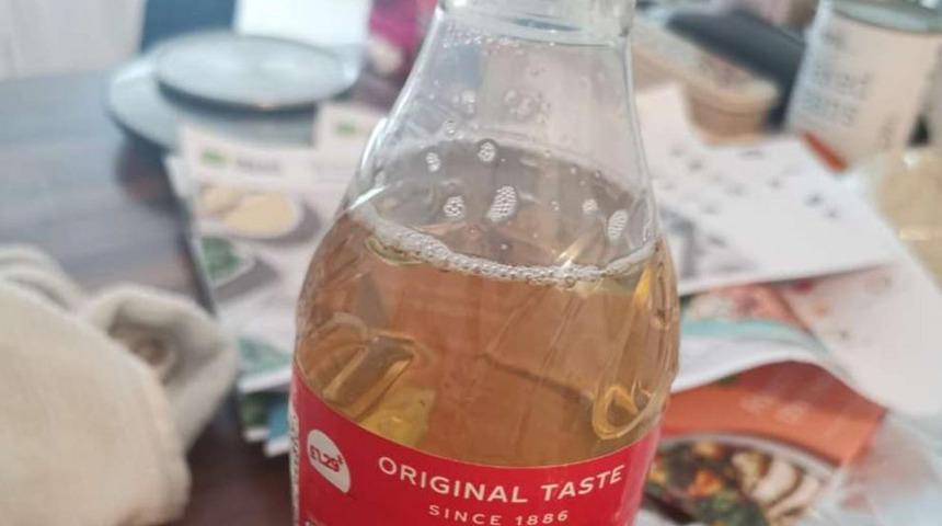 Yemek siparişinden bir şişe idrar çıktı