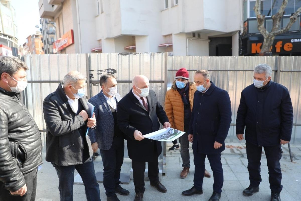 Darıca&rsquo;nın &Ccedil;ınarlatı Meydanında yenileme &ccedil;alışmalar başladı