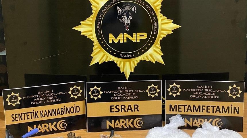Manisa&rsquo;da 700 bin TL değerinde metamfetamin ele ge&ccedil;irildi