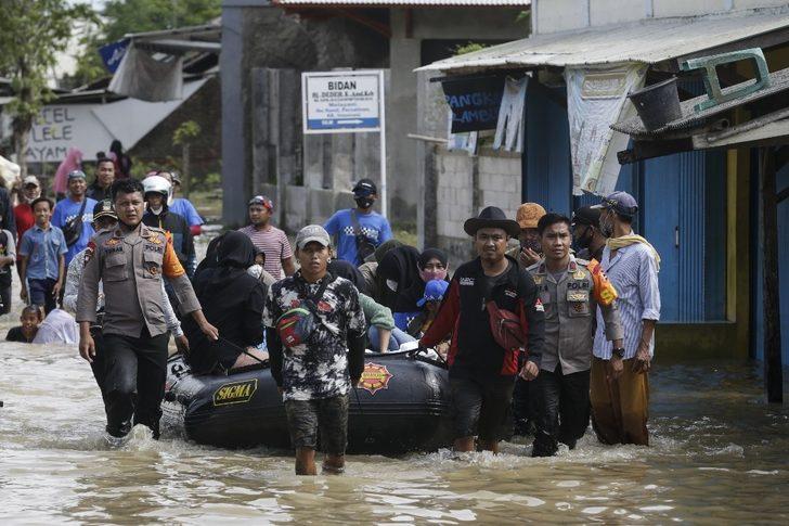 Endonezya’da sel: 5 ölü G2