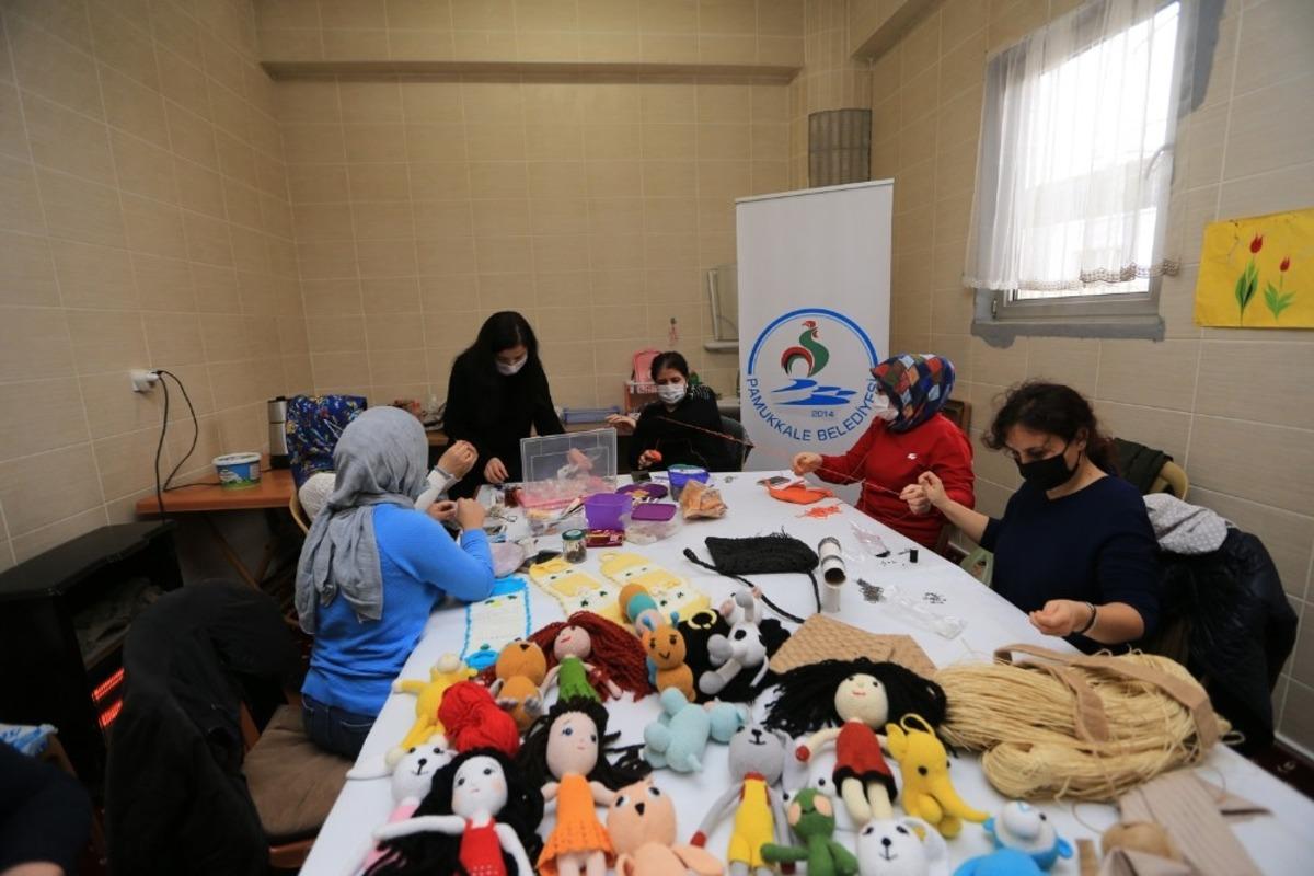 Pamukkale&rsquo;de &uuml;cretsiz kurslar devam ediyor