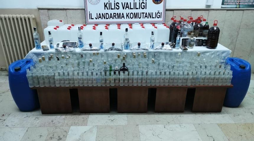 Kilis’te çok miktarda sahte alkol ele geçirildi