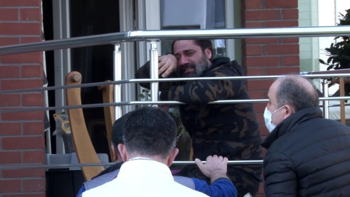 (&Ouml;ZEL) Beylikd&uuml;z&uuml;&rsquo;nde şarkıcı &Ccedil;ılgın Sedat&rsquo;ın evinde yangın &ccedil;ıktı
