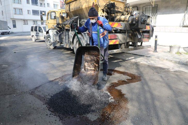 Eyüpsultan’da kar yağışı sonrası asfalt onarım çalışması başladı G4