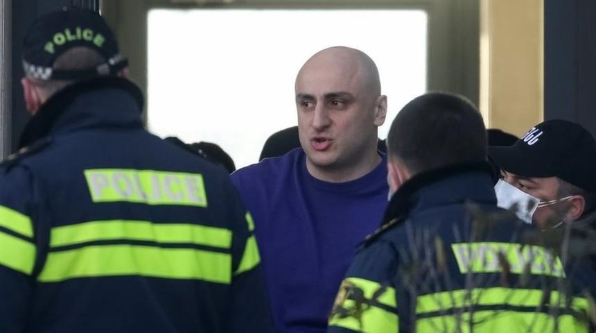 G&uuml;rcistan'da ana muhalefet lideri Nika Melia g&ouml;zaltına alındı, protestolar b&uuml;y&uuml;yor