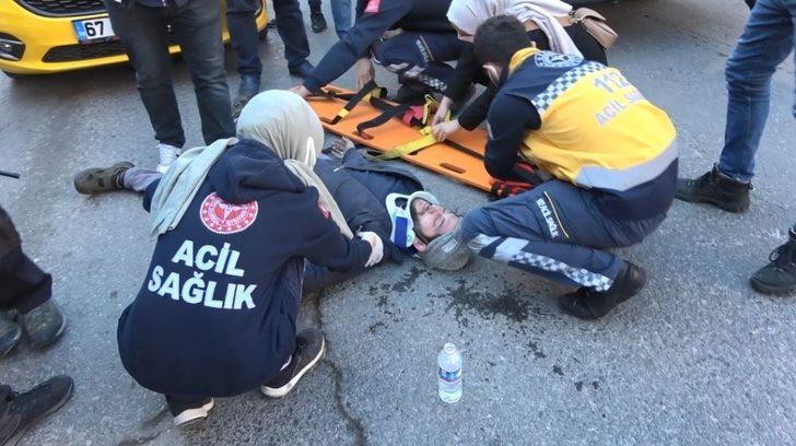 Karton taşıyan adama motosiklet çarptı G1