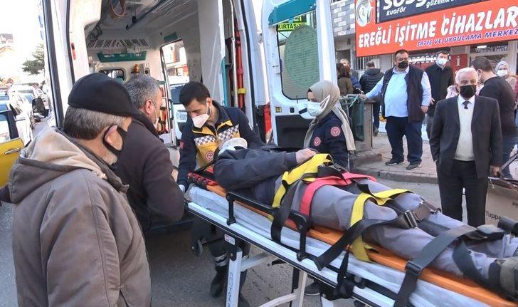 Karton taşıyan adama motosiklet çarptı G5