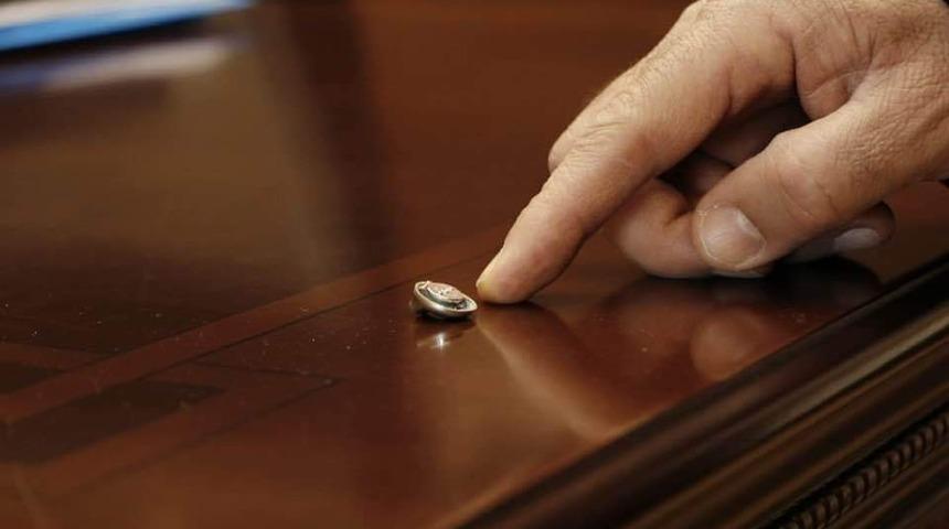 CHP'li Belediye Başkanı'nın makamında dinleme cihazı bulundu