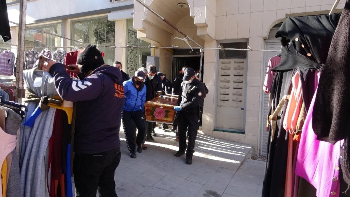 Isparta&rsquo;da 4. kattan d&uuml;şen gen&ccedil; kız hayatını kaybetti