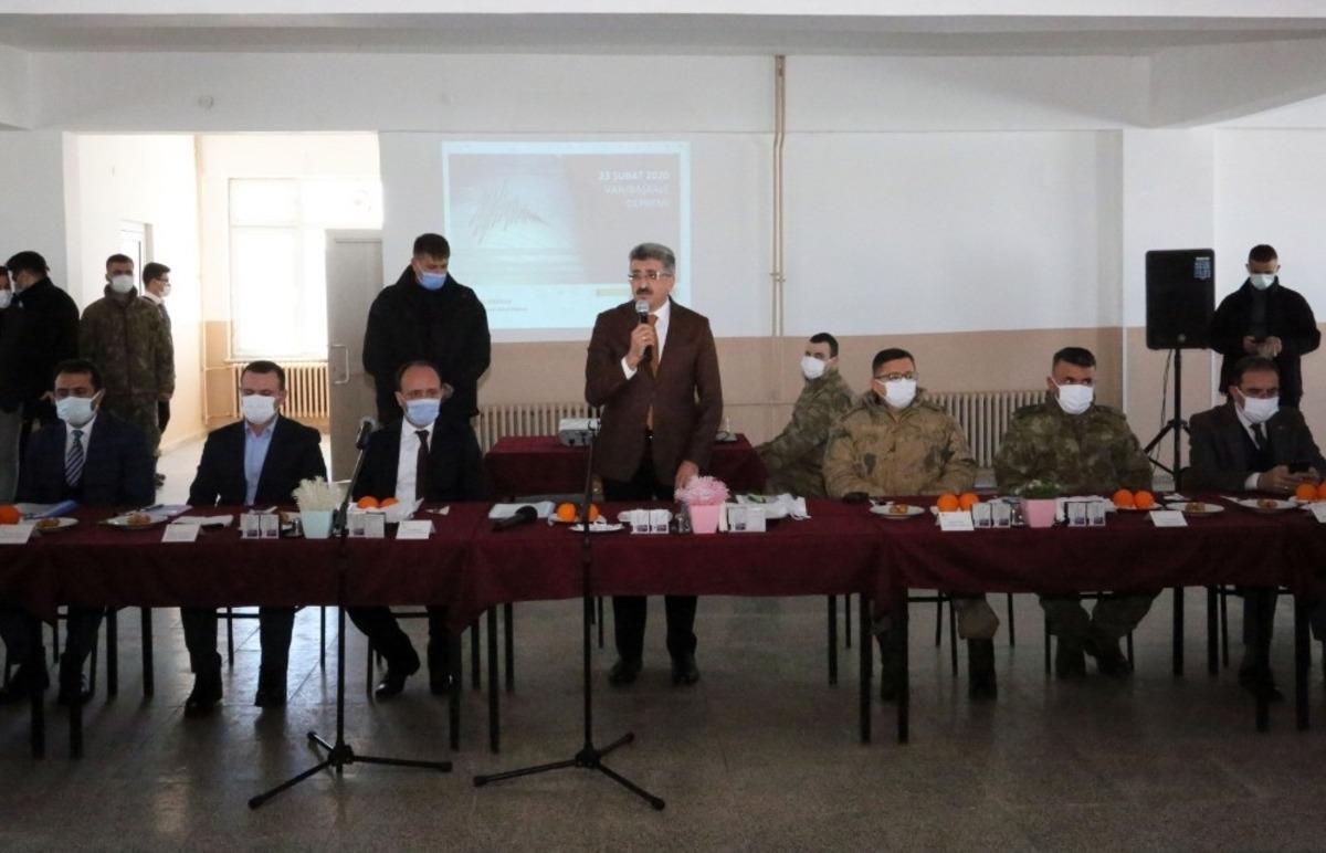 Vali Bilmez, Başkale&rsquo;deki muhtarlarla bir araya geldi