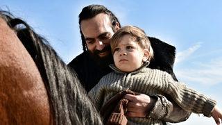 Buğra Gülsoy'a Uyanış: Büyük Selçuklu ekibinden büyük sürpriz!