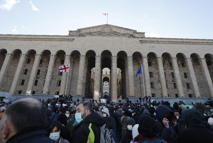 Gürcistan’da muhalefet sokağa indi G5