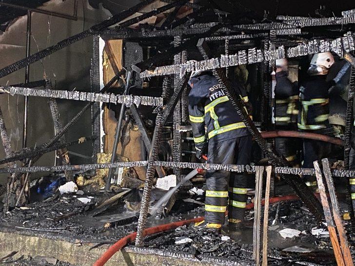 Tek katlı ev alev alev yandı G2