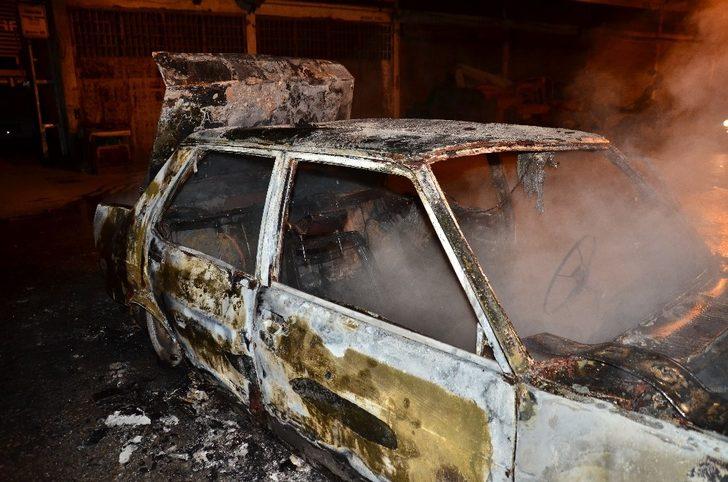 Çalışmayan aracını ateşe verdi, sönene kadar başında bekledi G2