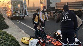 Motosikletiyle kaza yaptı, yaralı annesini olay yerinde bırakıp kaçtı