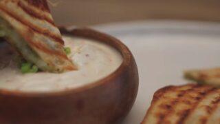 Lavaş arasında lezzet bombası: Dumanı üzerinde şipşak hazırlanan Meksika pidesi! 