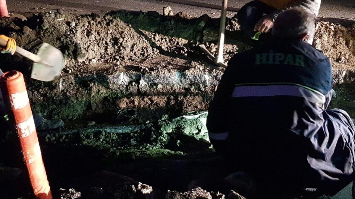 (&Ouml;zel) Beşiktaş&rsquo;ta yeraltı kablolarında korkutan patlama kamerada