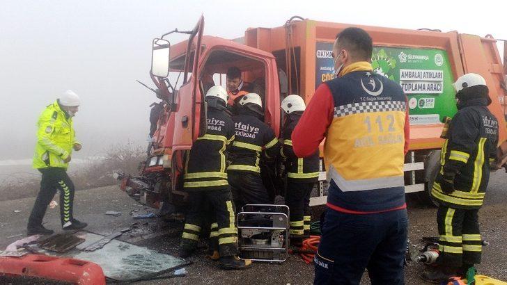 Tekirdağ’da 11 araç birbirine girdi: Sıkıştığı çöp kamyonunda “Canım çok acıyor, çıkarın beni bu kamyondan" diye bağırdı G4