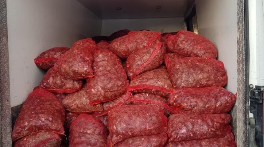 Kaçak avlanan 30 bin midye imha edildi