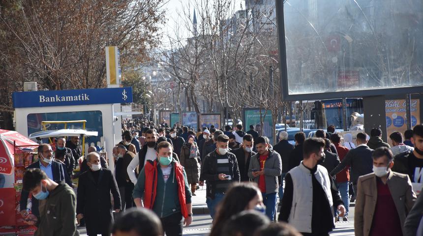 Batman normalleşmeye hazırlanıyor! Vali Şahin açıkladı: Vaka sayısı yüzde 0,1'e indi