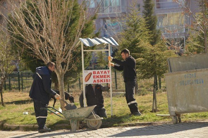 Gediz Belediyesi’nden “Askıda Bayat Ekmek Projesi” G1