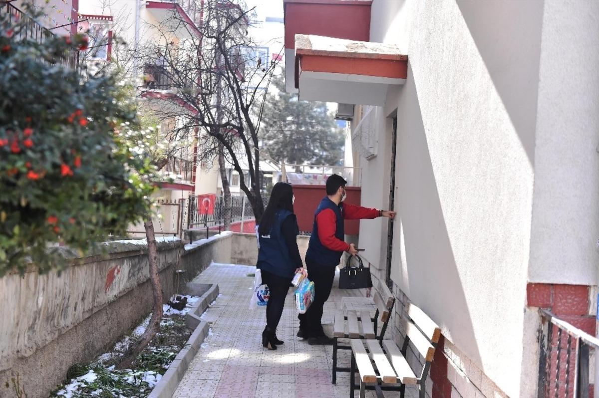Ankara B&uuml;y&uuml;kşehir Belediyesi&rsquo;nden bebek bezi ve mama desteği