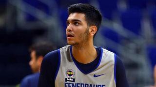 Fenerbahçe'de İsmail Karabilen'in ayak bileği kırıldı