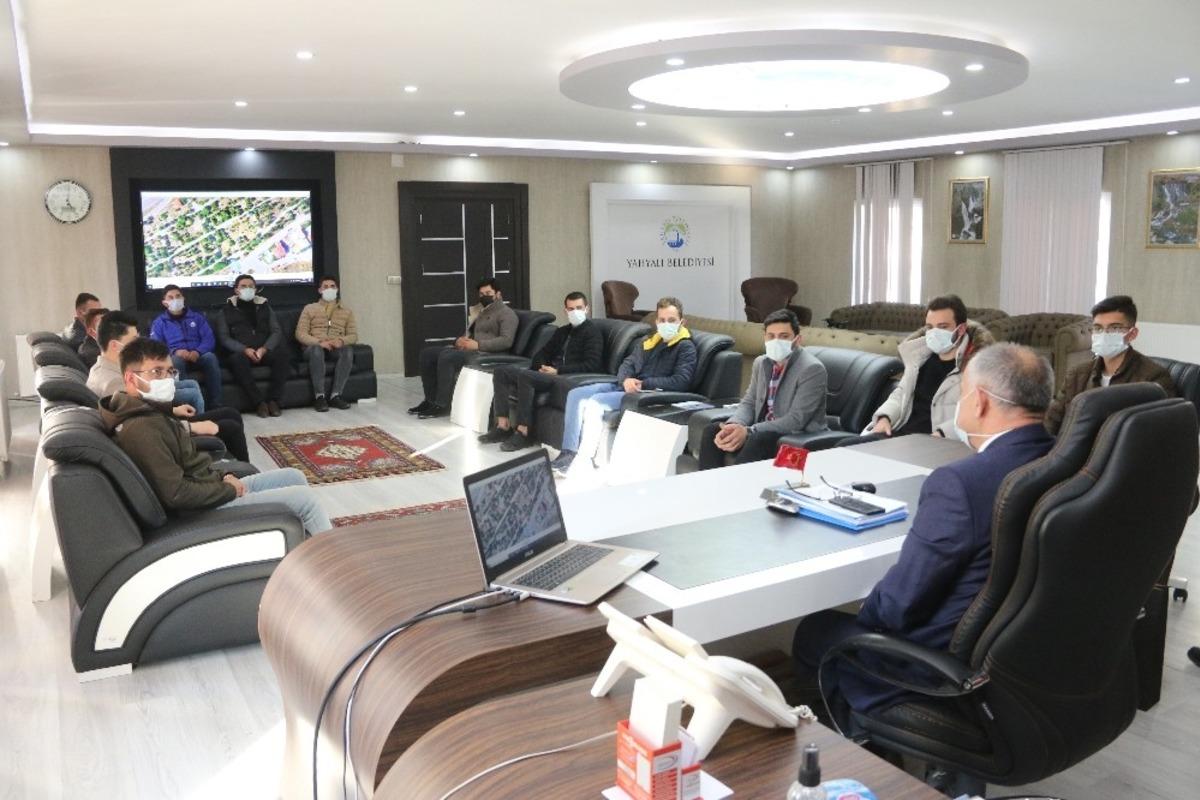 AK Partili gen&ccedil;lerden Başkan &Ouml;zt&uuml;rk&rsquo;e ziyaret