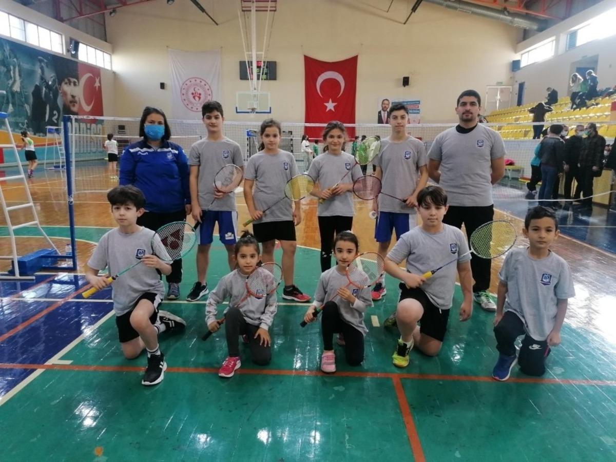 &lsquo;Sigarayı Bırakma G&uuml;n&uuml; Badminton Turnuvası&rsquo; yapıldı