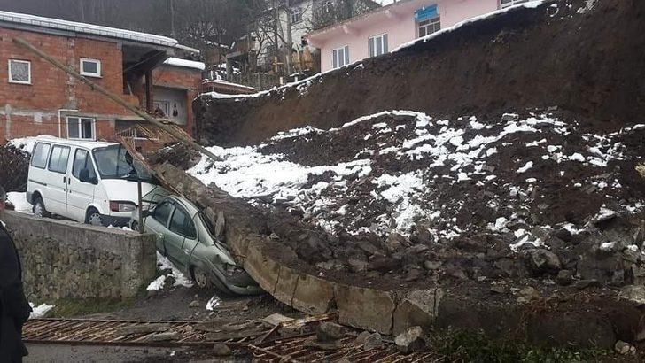 Ordu’da istinat duvarı çöktü, araçlar altında kaldı G1