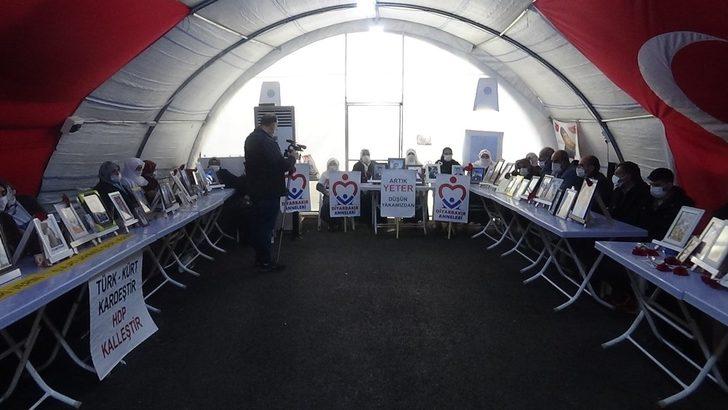 HDP önündeki aileler kararlılıkla evlatlarından gelecek haberi bekliyor G1