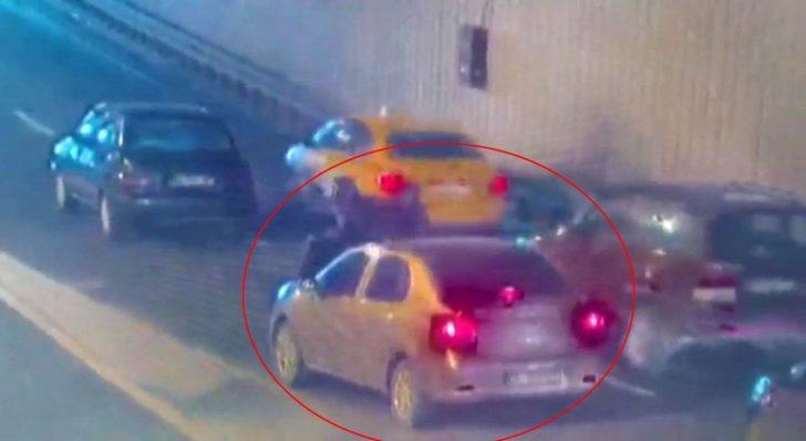 Döviz bürosuna ait nakit para taşıyan kuryeyi trafiğin ortasında gasp ettiler G4