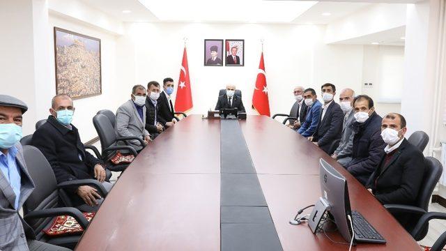 Mardin Valisi Demirtaş, muhtar heyetini kabul etti