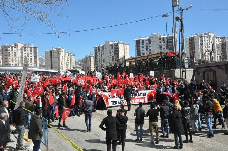 Şırnak kırmızı beyaza büründü, vatandaşlar teröre karşı yürüdü G5