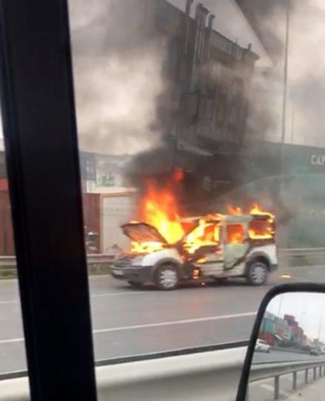 Avcılar’da trafikte yangın dehşeti