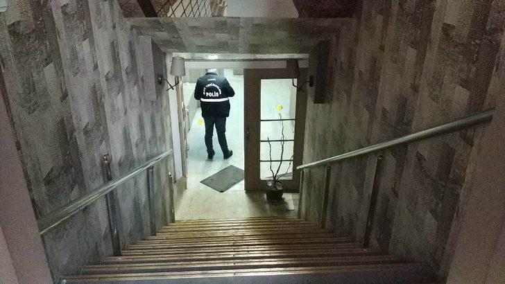 Kafede silahlı saldırıda yaralandı, polis çilingir yardımıyla kapıyı açınca olay ortaya çıktı G3