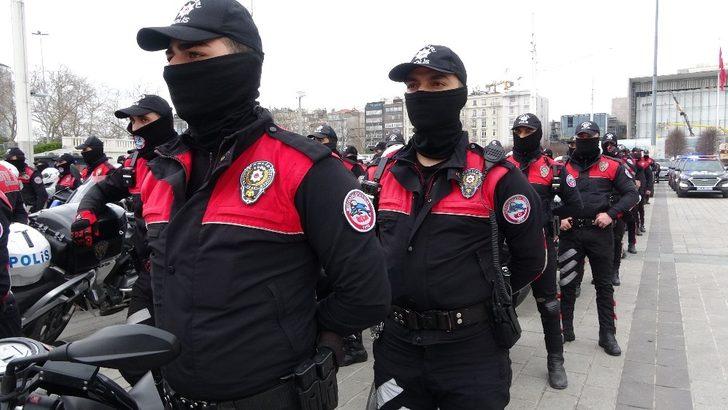 İstanbul polisinden gövde gösterisi: Turistler hayranlıkla izledi G4