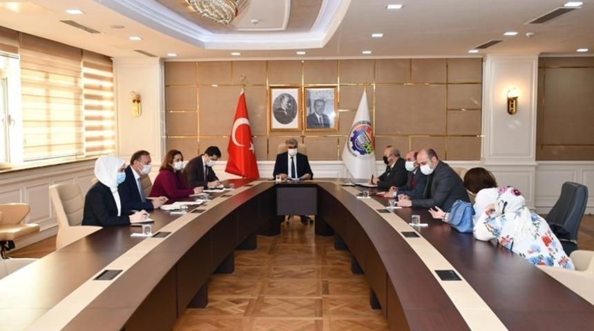 Vali G&uuml;rel, vatandaşların talep ve şikayetlerini dinledi