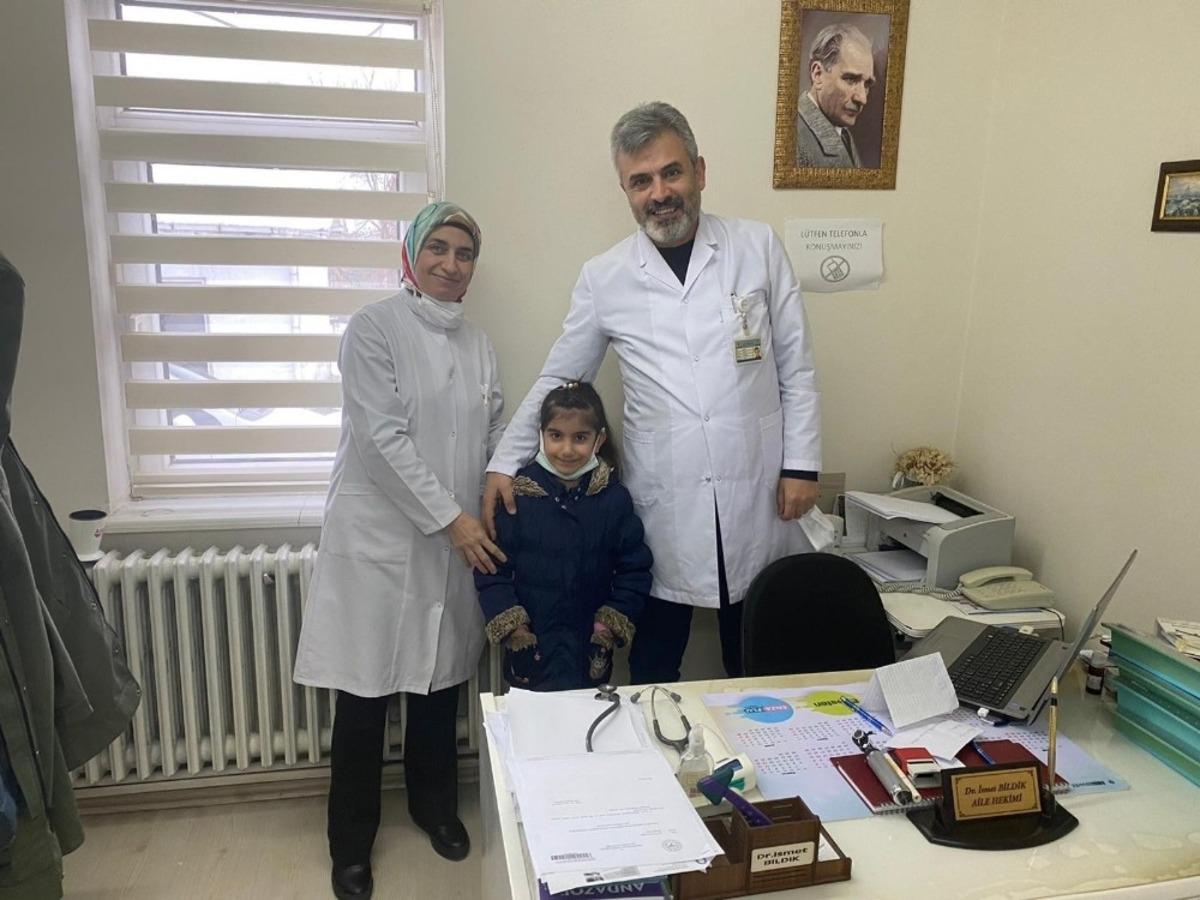 Minik &ouml;ğrencilerden sağlık &ccedil;alışanlarına teşekk&uuml;r mektupları