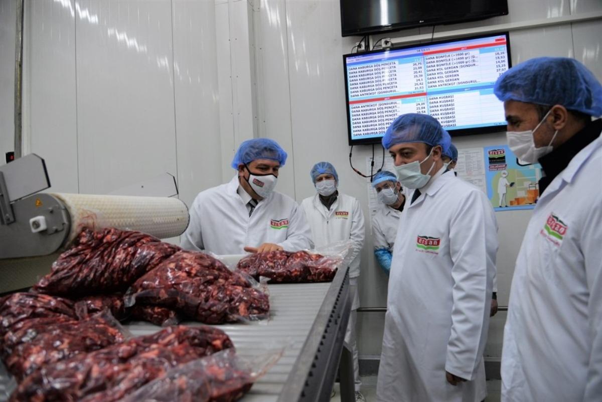 Vali Şent&uuml;rk&rsquo;ten et entegre tesisinde inceleme