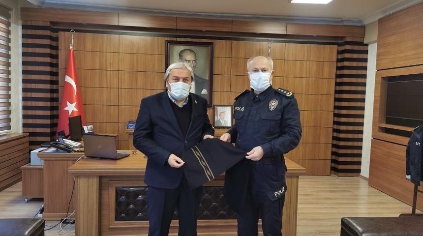 Başkan Şahin: "Emniyet personelimiz t&uuml;m &ouml;vg&uuml;leri hakediyor"