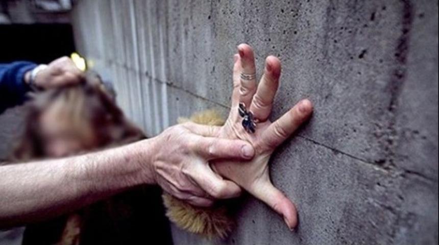 Kaçırdıkları genç kadına tecavüz eden sahte polislere ceza yağdı