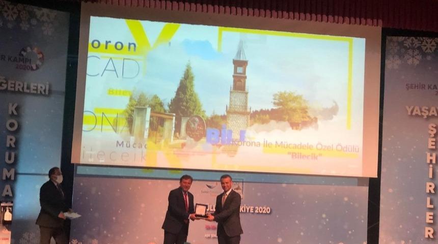 Bilecik Belediyesi &rsquo;Korona ile M&uuml;cadele &Ouml;zel &Ouml;d&uuml;l&uuml;&rsquo;ne layık g&ouml;r&uuml;ld&uuml;