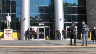 5 milyon liralık vurgun yaptı, sigara içme bahanesiyle adliyeden firar etti