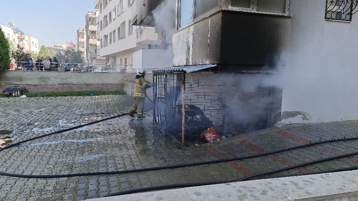 İzmir&rsquo;de korkutan yangın
