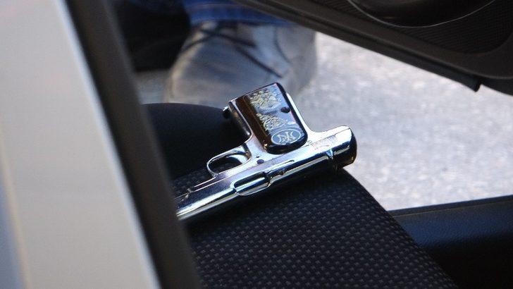 “Ben bu gece ölmezsem” şarkısını dinleyerek başına sıktı G3