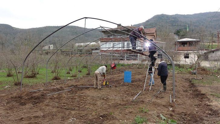 Kar yağışı seraları yıktı geçti G2