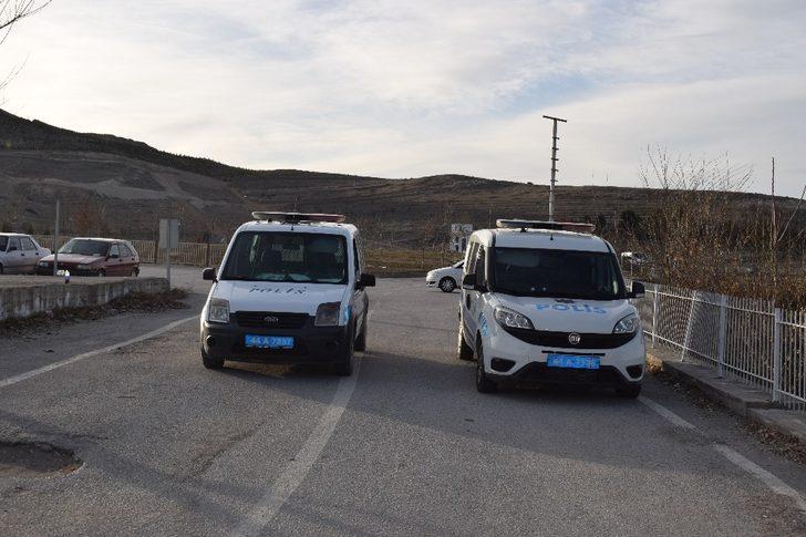 Faciayı yol kenarındaki kayalar önledi: 3 kişi ölümden döndü G2