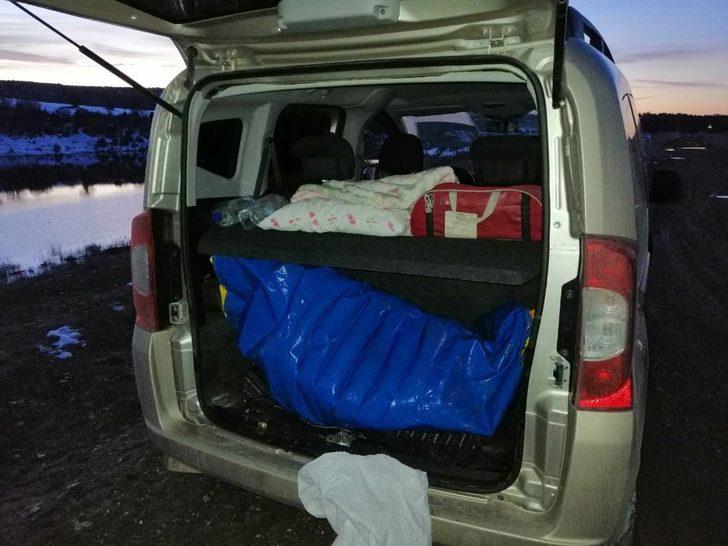 Botla kaçak balık avı yapan 4 kişi yakalandı G2